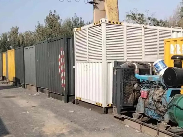 洛浦200KW柴油发电机机组每小时油耗是多少？